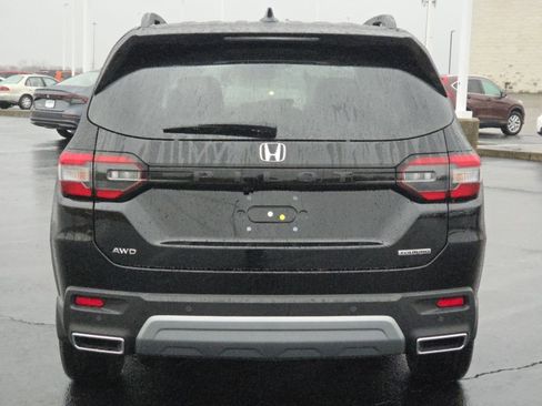 New 2025 Honda Pilot Touring image 18