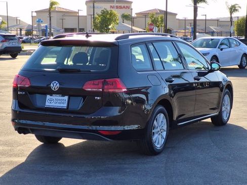 Used 2017 Volkswagen Golf S FWD image 5