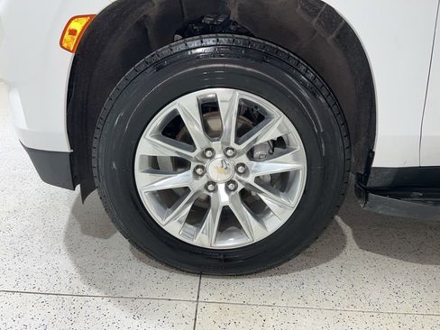 Used 2024 Chevrolet Suburban Premier RWD image 30