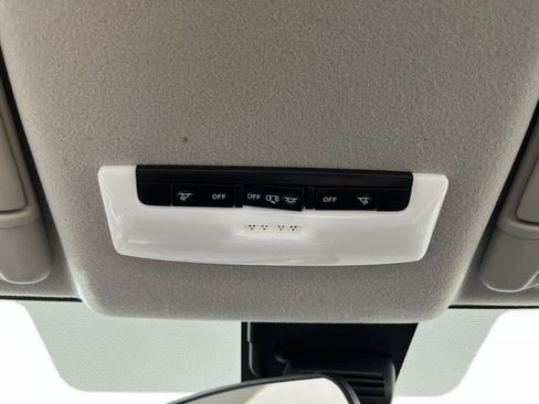 Used 2025 Nissan Versa S w/ S Plus Package FWD image 28