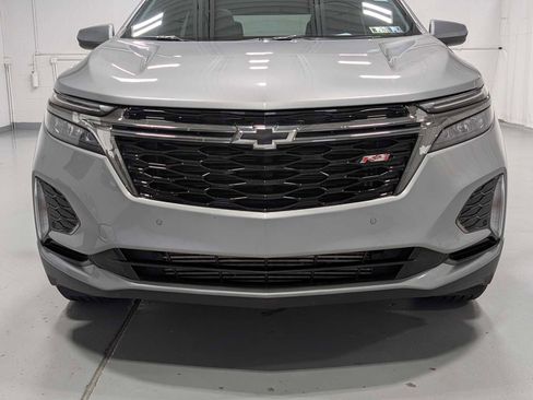 Used 2023 Chevrolet Equinox RS image 2