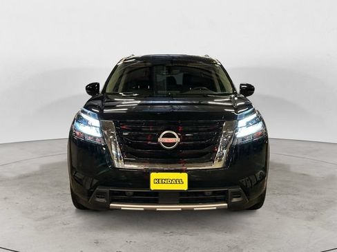 Used 2025 Nissan Pathfinder SL AWD/4WD image 2