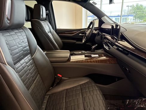 Certified 2023 Cadillac Escalade Sport Platinum w/ LPO, ONYX Package AWD/4WD image 12