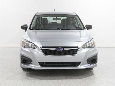 Used 2019 Subaru Impreza 2.0i image 2