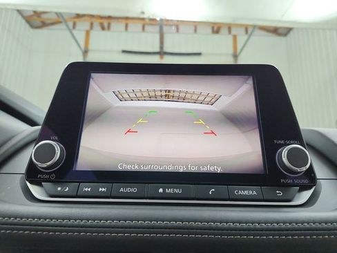 Used 2025 Nissan Rogue S image 29