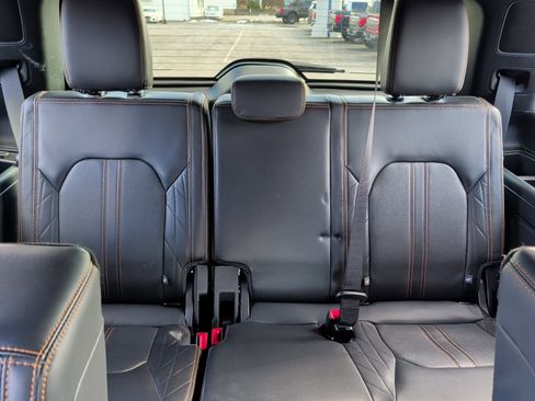 Used 2023 Ford Expedition Platinum AWD/4WD image 32