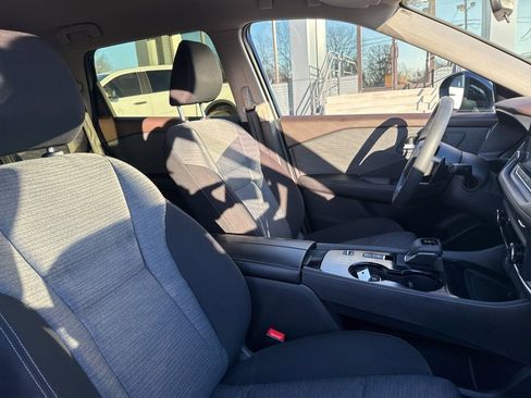 Used 2023 Nissan Rogue SV image 20