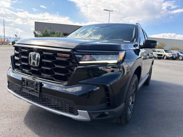 Used 2024 Honda Pilot TrailSport image 11