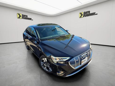 Used 2022 Audi e-tron Premium Plus w/ Premium Plus Package image 10