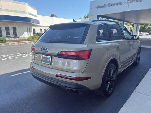 Used 2025 Audi Q7 3.0T Premium Plus image 5
