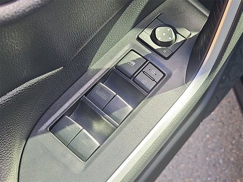 Used 2024 Toyota RAV4 SE image 27