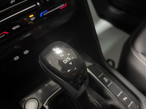 Certified 2024 Volkswagen Tiguan SE R-Line AWD/4WD image 21