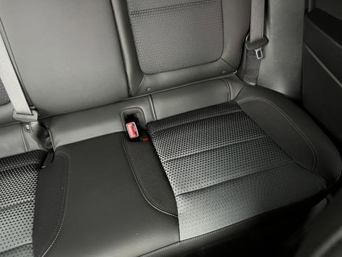 Used 2025 Chevrolet Trax LT w/ LT Convenience Package image 38