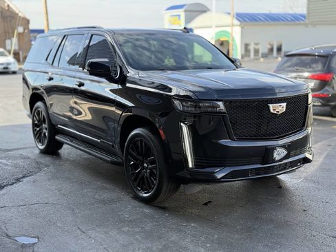 Used 2021 Cadillac Escalade Sport w/ Driver Assist Tech Package image 5