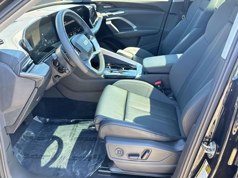 New 2025 Audi Q5 Prestige image 4