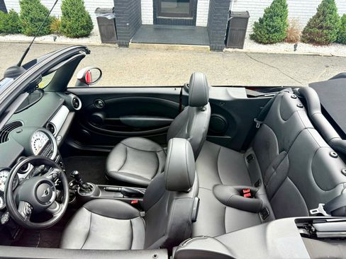Used 2014 MINI Cooper Convertible image 16
