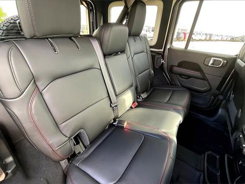 New 2025 Jeep Wrangler Unlimited Rubicon image 15