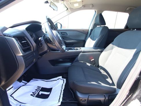 Used 2023 Nissan Rogue S AWD/4WD image 6