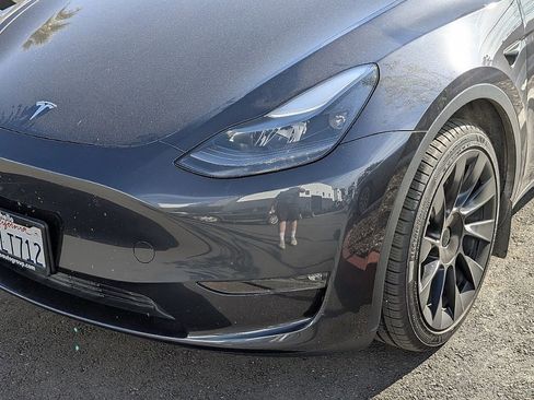 Used 2024 Tesla Model Y Long Range image 5