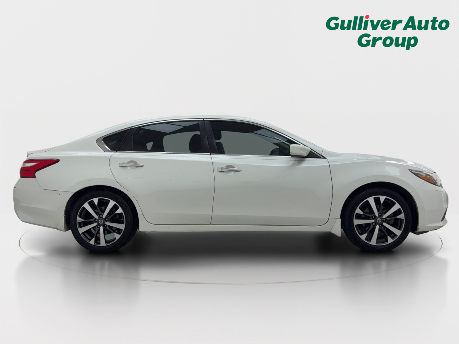 Used 2016 Nissan Altima 2.5 SR FWD image 10