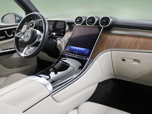 Used 2023 Mercedes-Benz GLC 300 image 21
