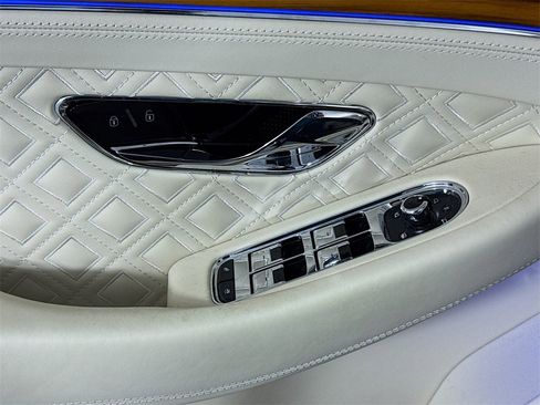 Used 2022 Bentley Continental GT image 18