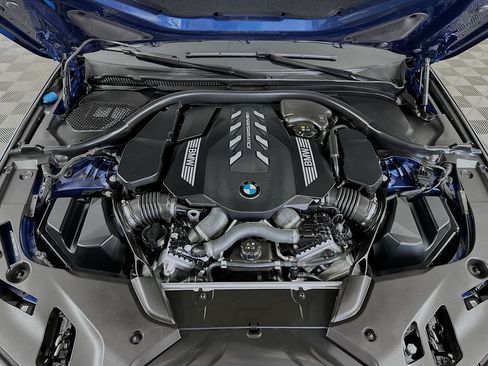Used 2023 BMW M550i xDrive w/ Shadowloine Package AWD/4WD image 38