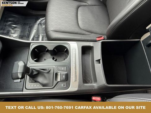 Used 2025 Kia Carnival image 24