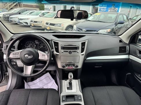 Used 2011 Subaru Legacy 2.5i Premium AWD/4WD image 9