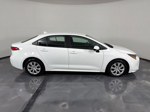 Used 2024 Toyota Corolla LE FWD image 4
