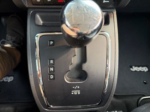Used 2015 Jeep Patriot High Altitude AWD/4WD image 33