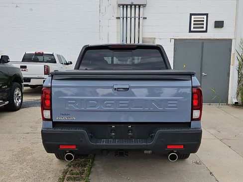 Used 2024 Honda Ridgeline Black Edition image 8
