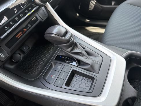 Certified 2021 Toyota RAV4 LE FWD image 9