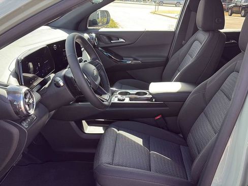 New 2026 Chevrolet Equinox LT w/ Safety and Technology Package image 7