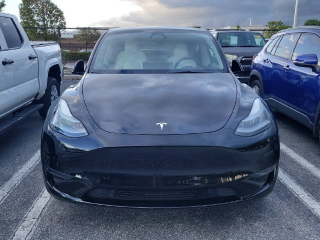 Used 2024 Tesla Model Y Long Range AWD/4WD image 2