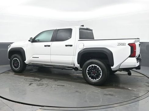 Used 2025 Toyota Tacoma TRD Off-Road image 3