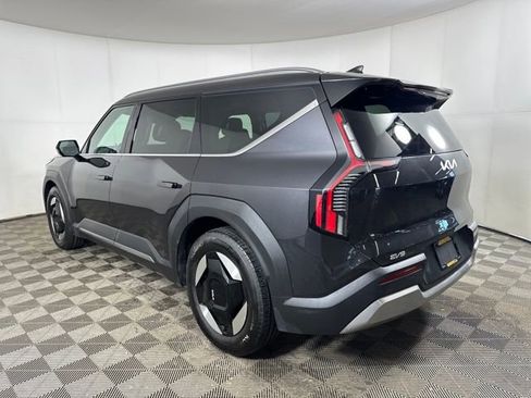 Used 2024 Kia EV9 Wind image 5