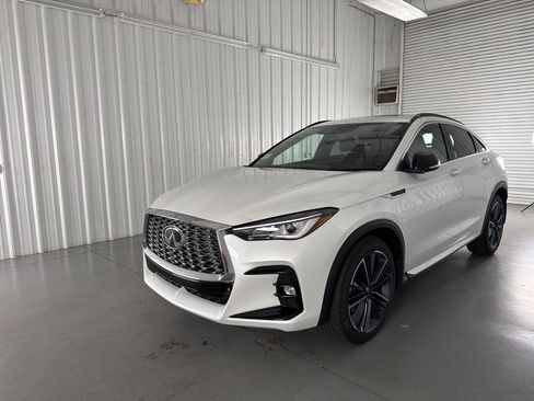 Certified 2025 INFINITI QX55 Luxe w/ Cargo Package image 3