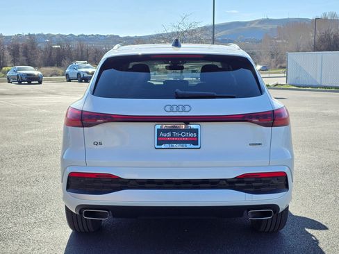 Certified 2025 Audi Q5 Premium w/ Convenience Package image 5
