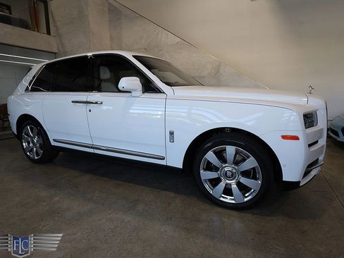 Used 2021 Rolls-Royce Cullinan image 53