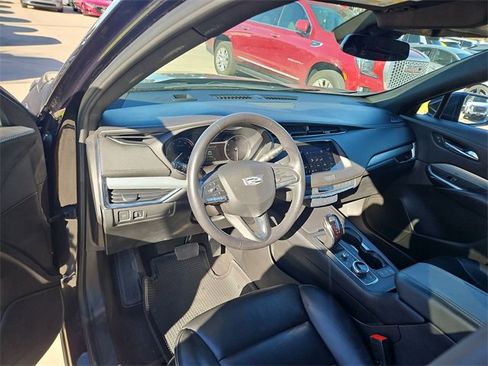 Used 2023 Cadillac XT4 Premium Luxury image 10
