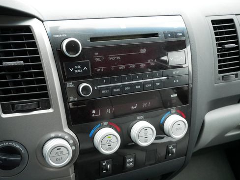 Used 2010 Toyota Tundra Limited AWD/4WD image 23