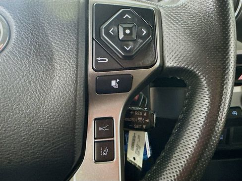 Used 2021 Toyota Tacoma SR5 RWD image 23