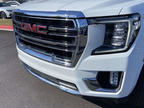 Used 2023 GMC Yukon SLT AWD/4WD image 9