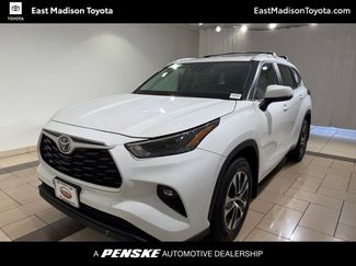 Used 2023 Toyota Highlander XLE AWD/4WD video 1