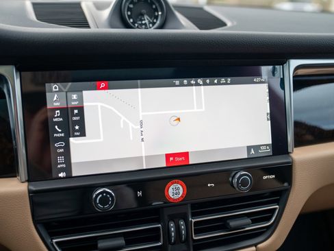 New 2026 Porsche Macan image 19