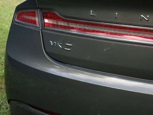 Used 2017 Lincoln MKZ Premiere image 17