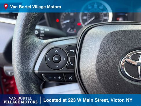 Used 2021 Toyota Corolla LE image 14