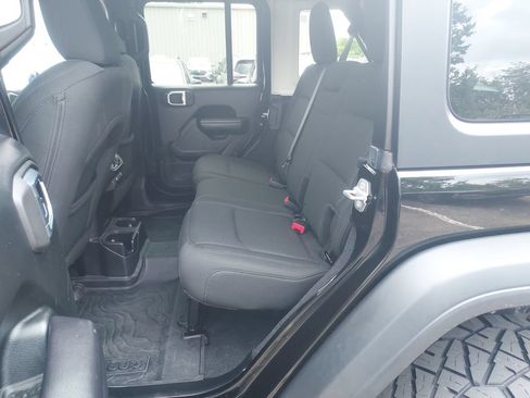 Used 2018 Jeep Wrangler Unlimited Sport S AWD/4WD image 25