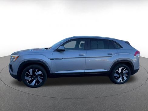 Used 2025 Volkswagen Atlas Cross Sport SE image 9
